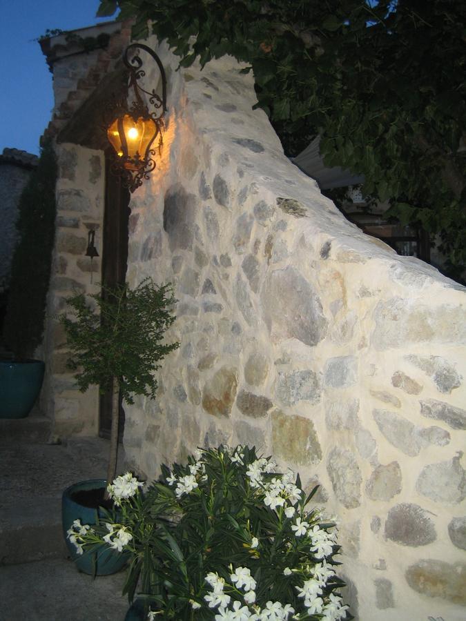 Les Vieux Murs Montfort  Zewnętrze zdjęcie